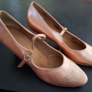 Ballroom dance shoes